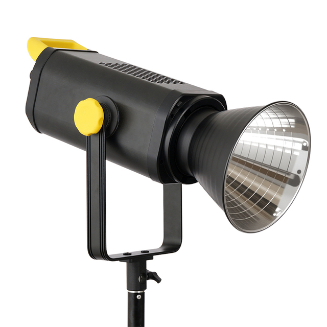 New Design 400W RGB LED Video Light 2700K-6500K CRI 96+ TLCI 97+ Bowens Mount and App Control Remotely Professional Cob Light