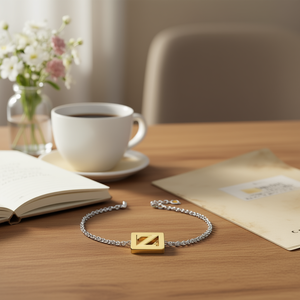 Bracciale in Acciaio Inossidabile con Charm Lettera Z 12x14cm, Placcato Oro, Gioiello Unisex alla Moda - Product Image 3