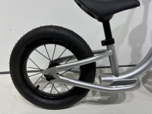 จักรยานทรงตัวสำหรับเด็ก ราคาขายส่ง น้ำหนักเบา สำหรับเด็กอายุ 1-4 ปี ไม่มีบันได - Product Image 3