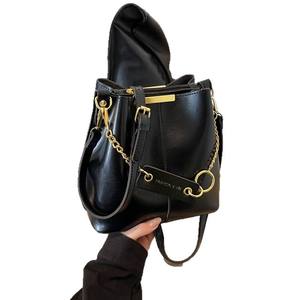 Bolso Tote de PU de Gran Capacidad para Mujer, con Cierre de Cremallera, Detalle de Cadena y Costuras, para Uso Diario, Tendencia Transfronteriza de Verano, Otoño e Invierno - Product Image 6