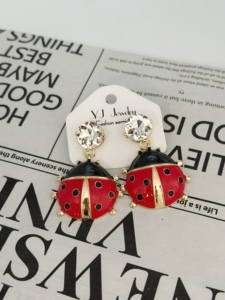 Elegante bella serie di insetti coccinella <span class=keywords><strong>orecchini</strong></span> squisita moda piccoli animali tema accessori per gioielli per feste regali quotidiani - Product Image 5