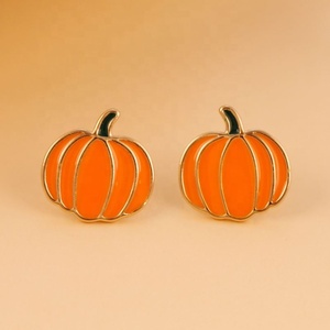 Nouvelles boucles d'oreilles tendance en forme d'animal orange citrouille papillon plaqué or en alliage pour femmes Bijoux d'Halloween - Product Image 1