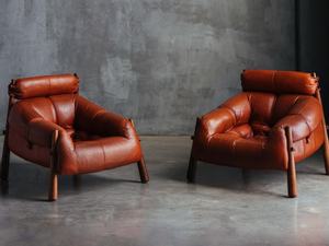 Fauteuil en bois et cuir de style moderne du milieu du siècle avec appui-tête rembourré, canapé individuel pour hall d'hôtel de luxe - Product Image 1