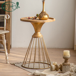 Mesa de centro americana retro de madera maciza con base de hierro forjado, mesa auxiliar redonda para decoración de sala de estar o dormitorio A2220 - Product Image 3