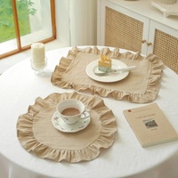 Ensemble de sets de table ronds en coton lavé de luxe, couleur rose pâle et blanc, tissu doux, style minimaliste pour la salle à manger