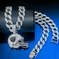 Collar para Hombre con Colgante de Casco de los Raiders, Serie Personalizada con Diamantes, Estilo Hip Hop Europeo Americano, Deportivo, PD3177