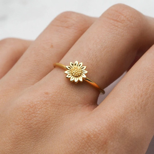 Nuovo <span class=keywords><strong>Anello</strong></span> alla Moda in Oro 18k a Forma di Girasole, <span class=keywords><strong>Anello</strong></span> Delicato per Donne e Ragazze, <span class=keywords><strong>Anello</strong></span> da Sposa, Gioielli Regalo - Product Image 2