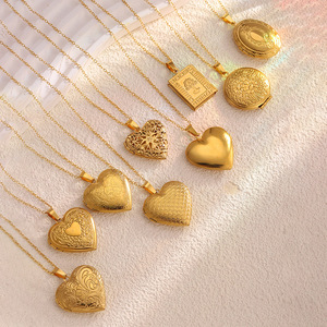 Kalung Liontin Foto Berbentuk Hati Peach yang Dapat Dibuka, Berlapis Emas 18K, Bahan Stainless Steel, Liontin Terukir, Rantai Kalung untuk Wanita - Product Image 1