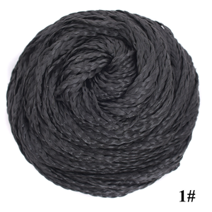 Chignon en forme de beignets en fibres synthétiques lisses, clip-in, avec options de cordon de serrage pour diverses coiffures - Product Image 3