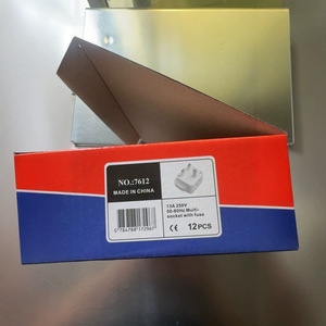 Adaptateur de voyage universel 100-240V 13A avec voyant lumineux pour appareils électroménagers fabriqués en Chine - Product Image 4