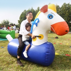 Poney gonflable extérieur Hop emballant le Derby/jeu gonflable de course de chevaux de Derby d'amusement pour des enfants et des adultes - Product Image 3