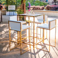 Table de bar rectangulaire NIKA au design moderne avec plateau en verre et structure en métal doré pour la maison, les fêtes, les événements et les mariages