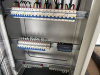 Boîtier de distribution d'alimentation basse tension en métal XL-21 haute performance IP55 avec verrouillage hybride pour applications d'équipements électroniques