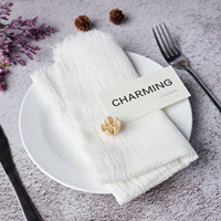 Stock disponible à l'étranger, vente en gros de serviettes en tissu à franges simples de 32 * 32 cm pour les mariages, les banquets, les restaurants, la décoration de cuisine