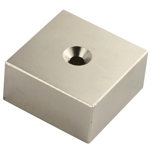 Imán de Neodimio N42 NDFeB con Orificio Avellanado a Medida y Servicio de Doblado para Herrajes de Puertas y Gabinetes - Product Image 2