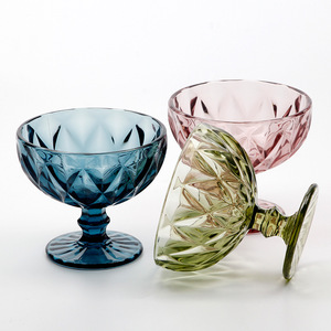 Verre à vin à pied vintage à motif pressé, coloré et en relief, pour mariage, fête, hôtel, restaurant - Product Image 3