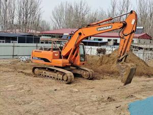 Excavatrice d'occasion de marque coréenne, modèle Doosan DH225LC-7, 80% neuve, d'origine, en stock - Product Image 2