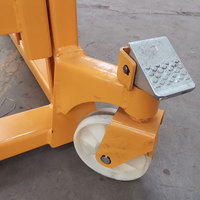 Gerbeur manuel hydraulique robuste 2T, hauteur de levage 1,6m-3m, avec commande par pompe à pied et stabilisateurs pour la manutention de palettes et de rouleaux