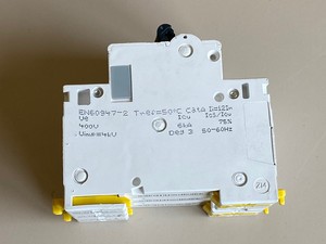 Plc A9n21054 Prodis Dt40 Circuit Breaker 3p 10a <strong>Characteri</strong> for Warranty Product - Product Image 2