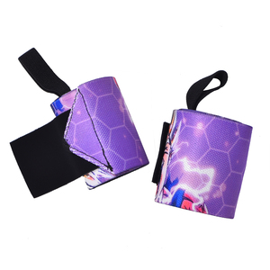 Muñequeras Deportivas Ajustables con Logotipo Personalizado de Anime Berserk para Entrenamiento, Levantamiento de Pesas y Gimnasio - Product Image 3