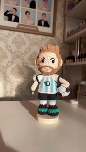 Muñeco de Ganchillo Hecho a Mano de Lionel Messi de <span class=keywords><strong>Argentina</strong></span>, Edición Limitada, <span class=keywords><strong>Tres</strong></span> <span class=keywords><strong>Estrellas</strong></span>, Amigurumi, Recuerdo - Product Image 5