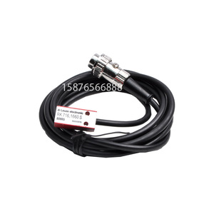 Sensor de entrega de papel Leuze Electronic RK716 para prensas de impresión con conector de cable metálico - Product Image 1