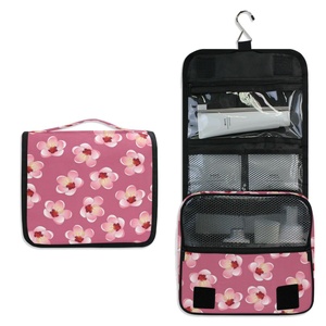 Trousse de Toilette Hawaïenne Rouge Personnalisée à Motif Floral Hau, Organisateur Suspendu Durable pour Articles de Toilette, Pochette de Rangement Cosmétique et Maquillage, Sacs de Voyage - Product Image 5