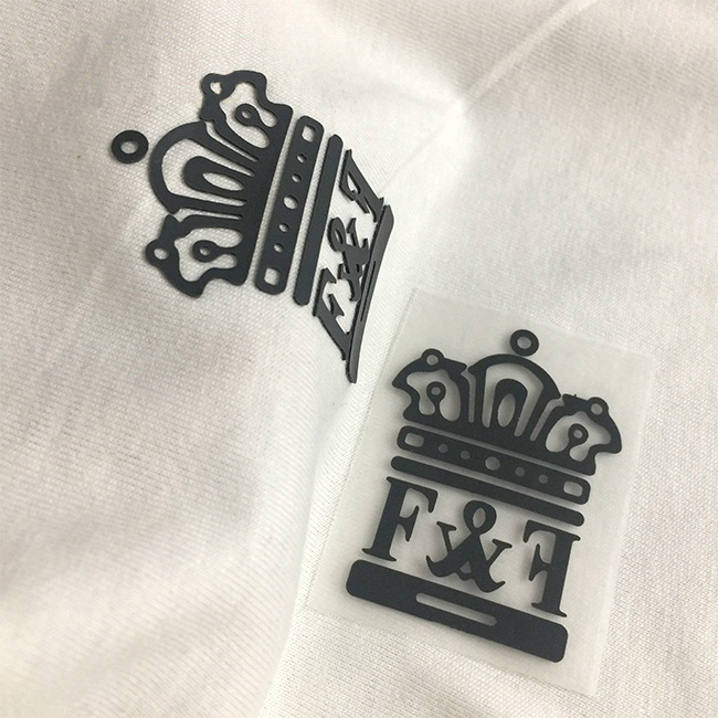 Пользовательский логотип печать одежды шапки утюгом на 3d тиснение прессованная Термотрансферная силиконовая этикетка для футболок купальников ткани обуви