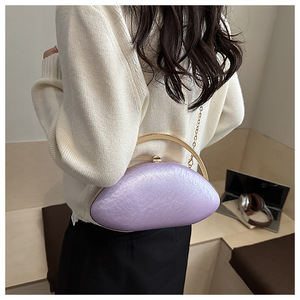Bolso <span class=keywords><strong>de</strong></span> Mano Personalizado <span class=keywords><strong>de</strong></span> Acrílico, Color Caramelo, Forma <span class=keywords><strong>de</strong></span> <span class=keywords><strong>Huevo</strong></span> <span class=keywords><strong>de</strong></span> Ganso, Pequeño, con Cadena para Mujer, para Cena, Fiesta, Banquete - Product Image 5