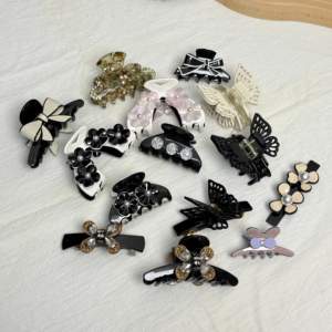 유시 소량 주문 맞춤 제작 창의적 디자인 아세테이트 헤어 클로 진주 헤어 클로 개인 맞춤형 헤어 액세서리 - Product Image 4