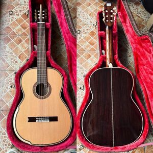 <span class=keywords><strong>Chitarra</strong></span> Classica Professionale K-900 di Alta Qualità con Corde in Nylon, Realizzata dal Maestro Liutaio, Corpo Interamente in Cedro Massello con Tastiera in Ebano - Product Image 1