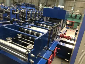 Snelweg Wegbarrière Twee Golf Vangrail Rolvormmachine In China Fabriek