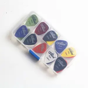 30 teile/schachtel Verpackung ABS Guitar Plectrum Mediator Alice Gitarren picks mit einer gemischten Dicke von 0,58/0,71/0,81/0,96/1,2mm