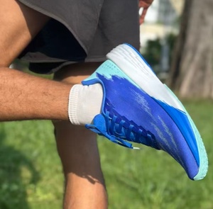 Zapatillas deportivas de maratón para hombre, con suela suave y acolchada, ligeras, de malla con degradado azul, para entrenamiento profesional. - Product Image 2