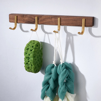 Daili Porte-manteau mural écologique à 4 crochets dorés avec alliage d'aluminium et bois de noyer pour la maison et l'hôtel