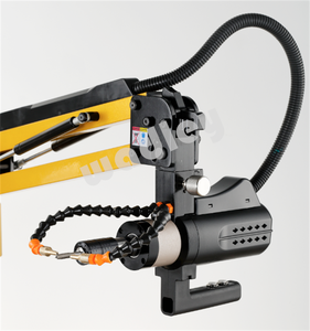 เครื่องต๊าปเกลียวแบบใช้ลมและน้ำมันหล่อลื่นพร้อมแขนต๊าปแบบยืดหยุ่น - Product Image 6