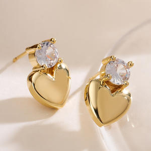 Pendientes de moda de Latón chapado en oro para mujer populares Diseño de gota de corazón con piedras CZ - Product Image 3