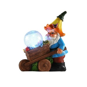 Witt Outdoor Garden Gnome goblin trolley luz de noche Luz de vidrio agrietado LED brillo solar en la noche artesanía de resina decorativa - Product Image 2