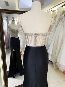 Abiti da Ballo a Sirena Nero <span class=keywords><strong>e</strong></span> Nudo con Corpetto a Corsetto con Nappe, Catena di Perline, Senza Maniche, in Raso Pieghettato a Mano all'Ingrosso - Product Image 4