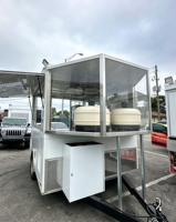 Remolque de Comida Comercial con Ventana de Vidrio y Estación de Máquina de Espresso para Café Latte en el Parque Tecnológico de Seattle