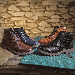 Chaussures habillées formelles vintage en caoutchouc avec dessus en brocart gravé personnalisé, imperméables, respirantes, polies, peuvent être portées à n'importe quelle occasion - Product Image 3