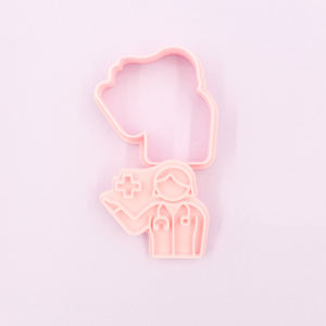 Doctor Enfermera Serie 3D Dibujos animados Galleta Molde Plástico Ecológico Juego de 2 DIY Estetoscopio Impreso Cortadores de galletas - Product Image 4