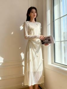 Robe moulante transparente de luxe pour femmes, coupe exquise, texture douce, design élégant haut de gamme - Product Image 3