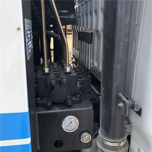 4x2 Dongfeng Marque 120hp Moteur Chargement 3 cbm 5 cbm Camions à <span class=keywords><strong>ordures</strong></span> <span class=keywords><strong>ménagères</strong></span> - Product Image 3