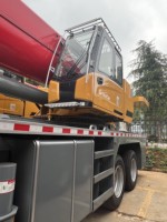 Donnez de la puissance à votre chantier : grue hydraulique sur camion STC800C5-8 de 80 tonnes à vendre, haute efficacité et fiabilité