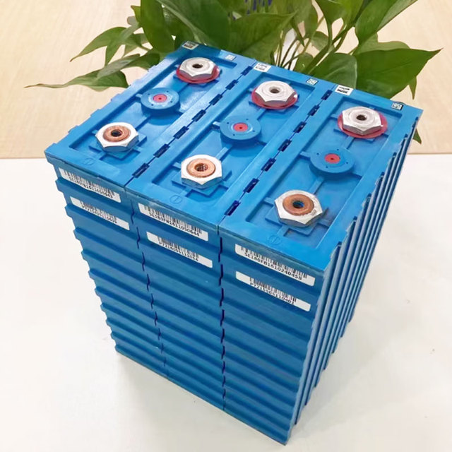 Factory Sale Low Prices Prismatic LFP Cell CALB 3.2V 200Ah Semi-Solid State LiFePO4 Battery for Ebike Battery Pack 2000 Cycles
