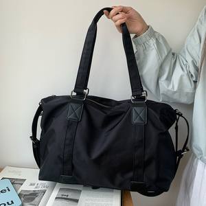 Bolsa de Viaje de Nailon Ligera con Correa Ajustable y Bolsillo con Cremallera, Unisex, para Viajes de Ocio, Primavera 2025 D8786 Negro - Product Image 1