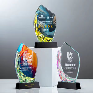 Trophée personnalisé en <span class=keywords><strong>verre</strong></span> de <span class=keywords><strong>cristal</strong></span> arc-en-ciel pour évaluation Souvenir - Product Image 1