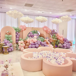 Équipement de location pour fête d'enfants, grand cercle de fleurs en mousse, aire de jeux douce pour tout-petits, piscine à balles blanche avec toboggan simple - Product Image 3