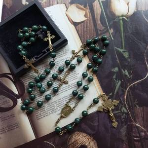 Ondersteuning Custom Risingmoon Religieuze Katholieke Zwartachtig Groene Maagdelijke Kruis <span class=keywords><strong>Jesus</strong></span> Christelijke Acryl Kralen Retro Rozenkrans Ketting - Product Image 5